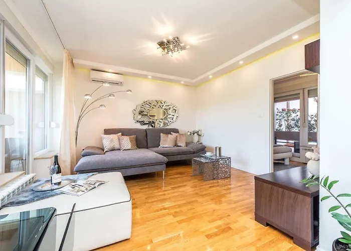 Marina Yacht Apartment