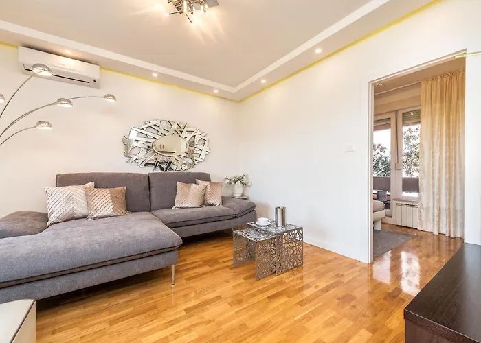 Marina Yacht Apartment